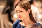 映画『そして、バトンは渡された』梨花役を演じる石原さとみの場面写真