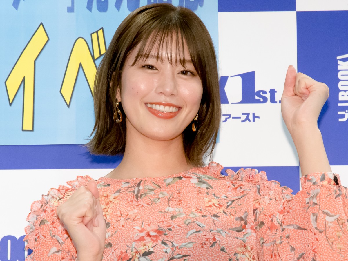 稲村亜美、自宅くつろぎモードの美脚ショットに絶賛の声「テンション上がる」