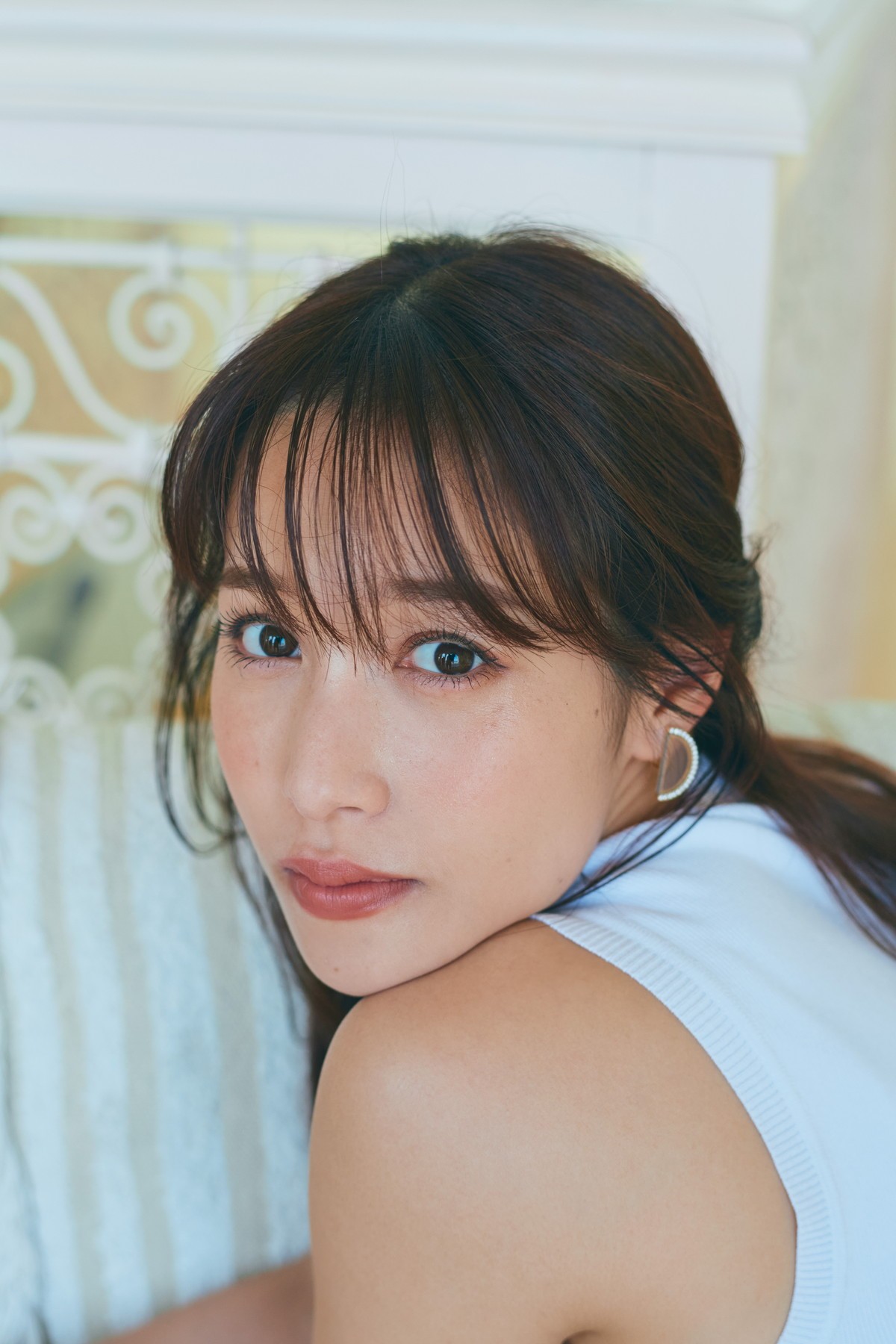 鷲見玲奈、写真集のため2kg増量「絶妙なぷにぷに具合を表現できました」