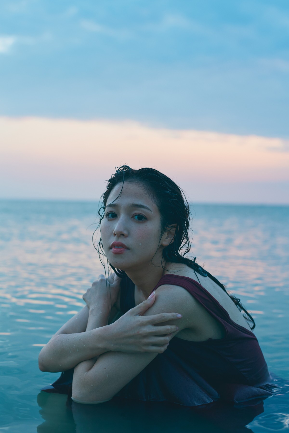 鷲見玲奈、写真集のため2kg増量「絶妙なぷにぷに具合を表現できました」