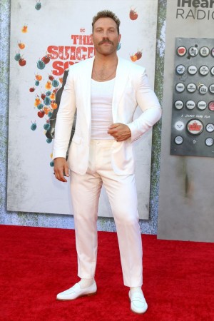 『ザ・スーサイド・スクワッド　“極”悪党、集結』LAプレミアに登場したジェイ・コートニー