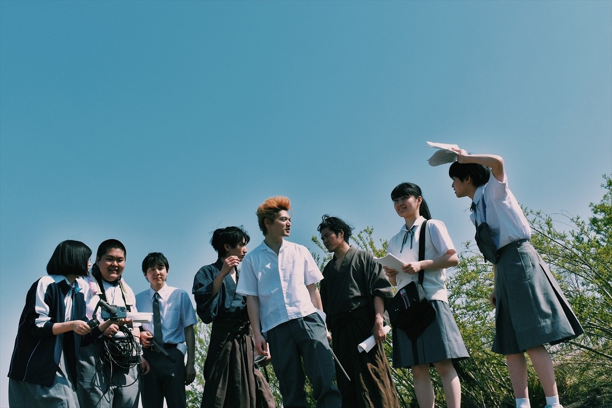 伊藤万理華、河合優実、祷キララのまぶしすぎる青春！　『サマーフィルムにのって』メイキング写真解禁