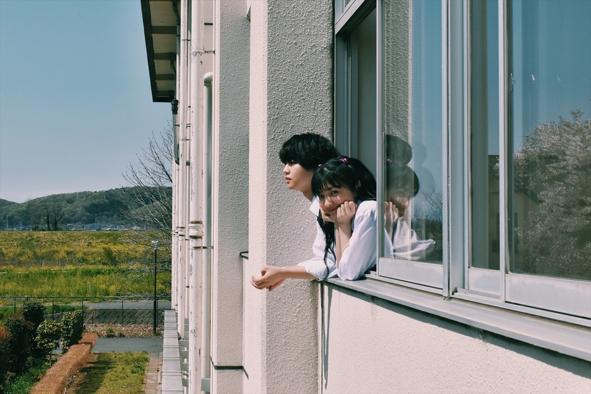 伊藤万理華、河合優実、祷キララのまぶしすぎる青春！　『サマーフィルムにのって』メイキング写真解禁