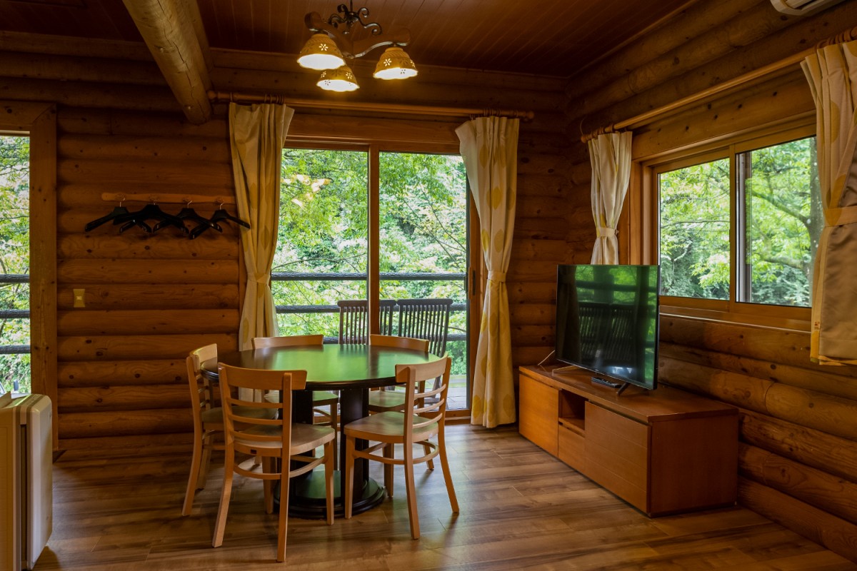 「FOREST GLAMPING－牛滝温泉 四季まつり－」