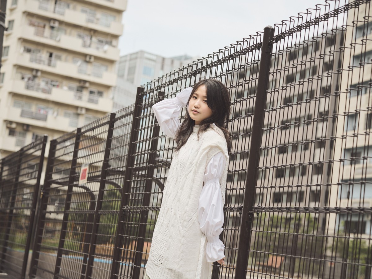 鞘師里保、ソロでの音楽活動再開で決意「自分の力で武道館に」