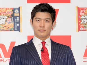 ニチレイ「本格炒め炒飯」発売20周年記念 冷凍炒飯売上世界No.1ギネス世界記録認定PRイベントに登場した鈴木亮平