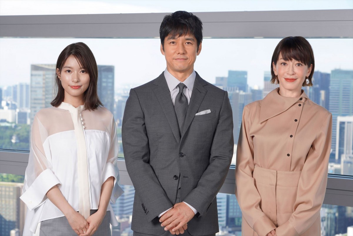 ドラマ『真犯人フラグ』に出演する（左から）芳根京子、主演の西島秀俊、宮沢りえ