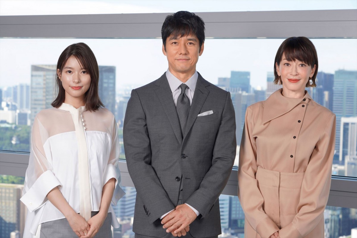 ドラマ『真犯人フラグ』に出演する(左から)芳根京子、主演の西島秀俊、宮沢りえ