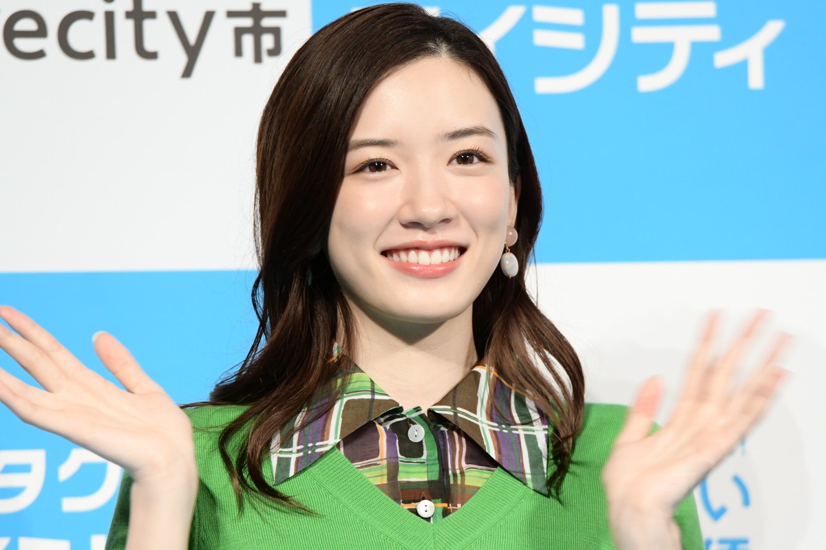 永野芽郁、コロナ復帰後イベントで満点の笑顔　初対面の高田純次は「ものすごくスマート」
