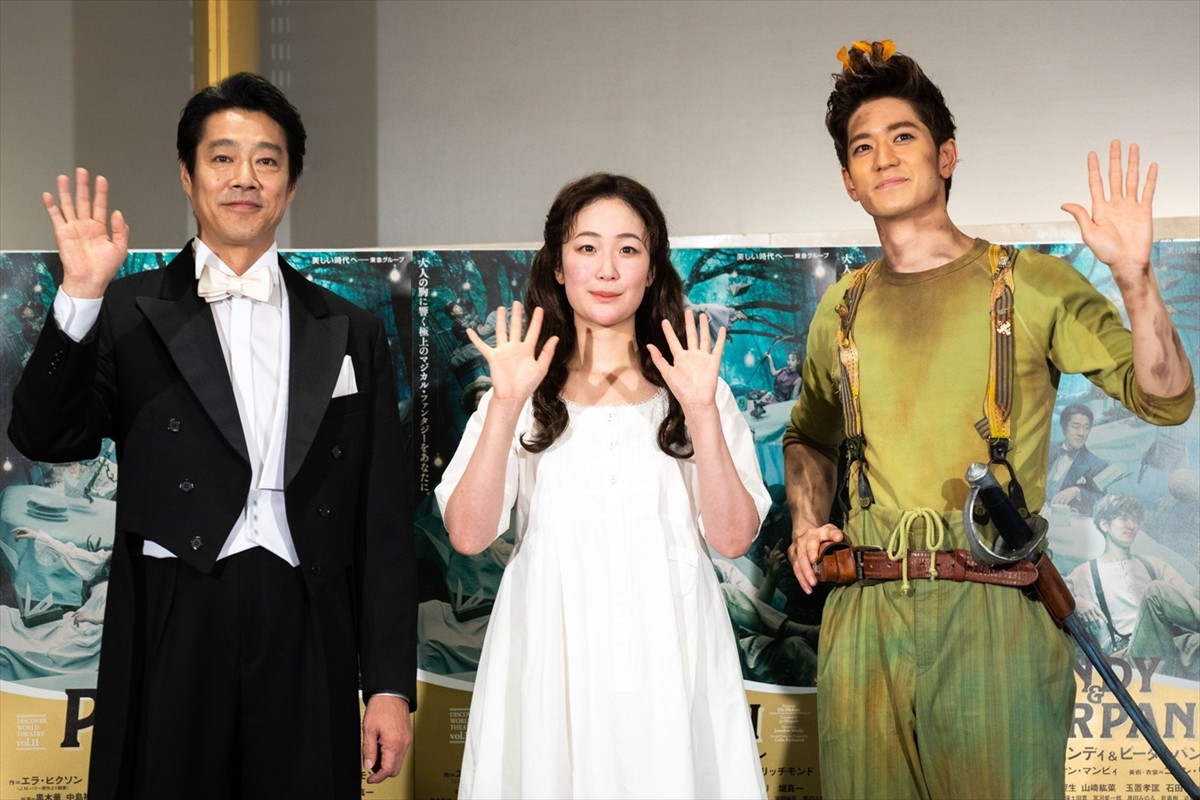 『ウェンディ&ピーターパン』取材会に登場した(左から)堤真一、黒木華、中島裕翔
