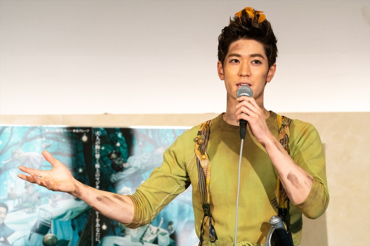 中島裕翔「アイドル活動より長く飛んでいる」　ピーターパン役で空中飛行に挑戦