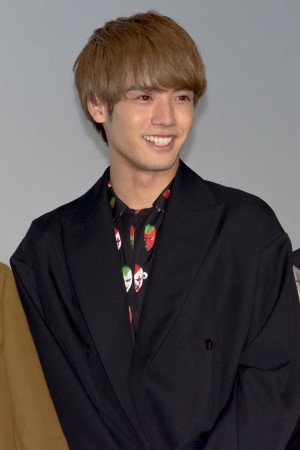 映画『妖怪大戦争 ガーディアンズ』初日舞台あいさつに登場した赤楚衛二