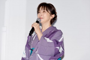斉藤由貴、映画『子供はわかってあげない』テアトル新宿先行公開記念舞台あいさつに登場