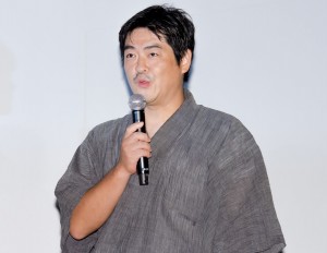 沖田修一監督、映画『子供はわかってあげない』テアトル新宿先行公開記念舞台あいさつに登場