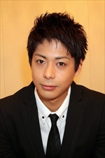 五十嵐隼士がゼロ戦パイロット役に 女装役から一転して軍人役に挑戦 所作の苦労を告白 11年12月21日 映画 ニュース クランクイン