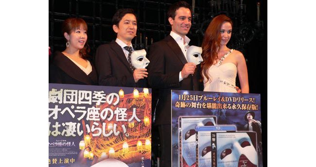 オペラ座の怪人 日英の 怪人 が夢の競演 圧倒的なパフォーマンスで観客を魅了 12年1月19日 写真 映画 ニュース クランクイン オペラ座の怪人 日英の 怪人 が夢の競演 圧倒的なパフォーマンスで観客を魅了 12年1月19日 写真 映画 ニュース クランクイン