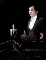 オペラ座の怪人 日英の 怪人 が夢の競演 圧倒的なパフォーマンスで観客を魅了 12年1月19日 映画 ニュース クランクイン