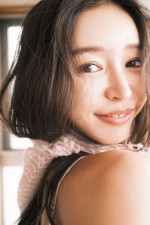 加治ひとみ、「週刊プレイボーイ」36＆37号（集英社）に登場