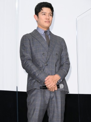 鈴木亮平、映画『孤狼の血LEVEL2』公開記念あいさつに出席