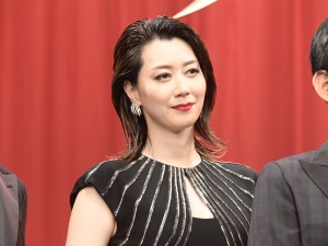 映画『マスカレード・ナイト』完成披露試写会に登場した凰稀かなめ