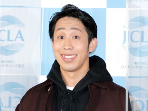 コンタクトレンズ協会記者発表会に登場したひょっこりはん