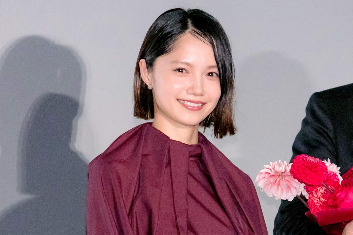 映画『竜とそばかすの姫』大ヒット御礼舞台あいさつ&ティーチインにサプライズ登場した宮崎あおい
