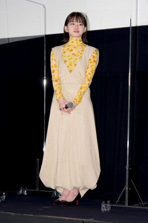 映画『ひらいて』公開記念舞台あいさつに登壇した山田杏奈