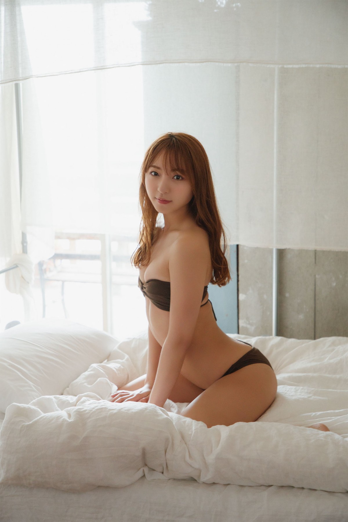 “転校少女*”塩川莉世　圧倒的彼女感　“大人な色気”引き出すデジタル写真集