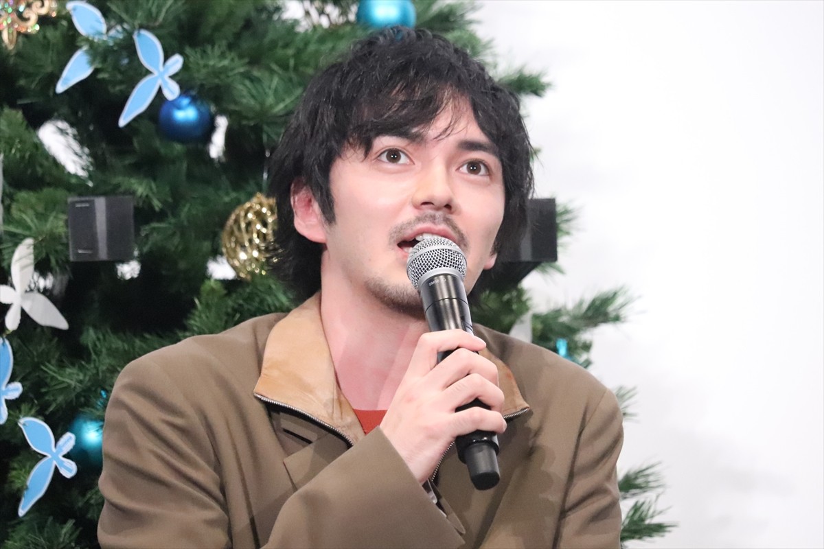 林遣都、小松菜奈との写真撮影に嘆き？「自分が素人みたいに見える」