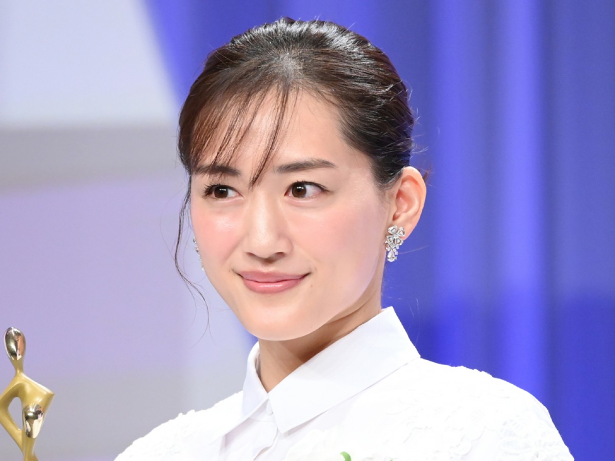 綾瀬はるか、新垣結衣、広瀬すず　“一緒に紅葉狩りに行きたい芸能人”