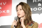 自身のカレンダー発売記念イベントに登壇した山本舞香