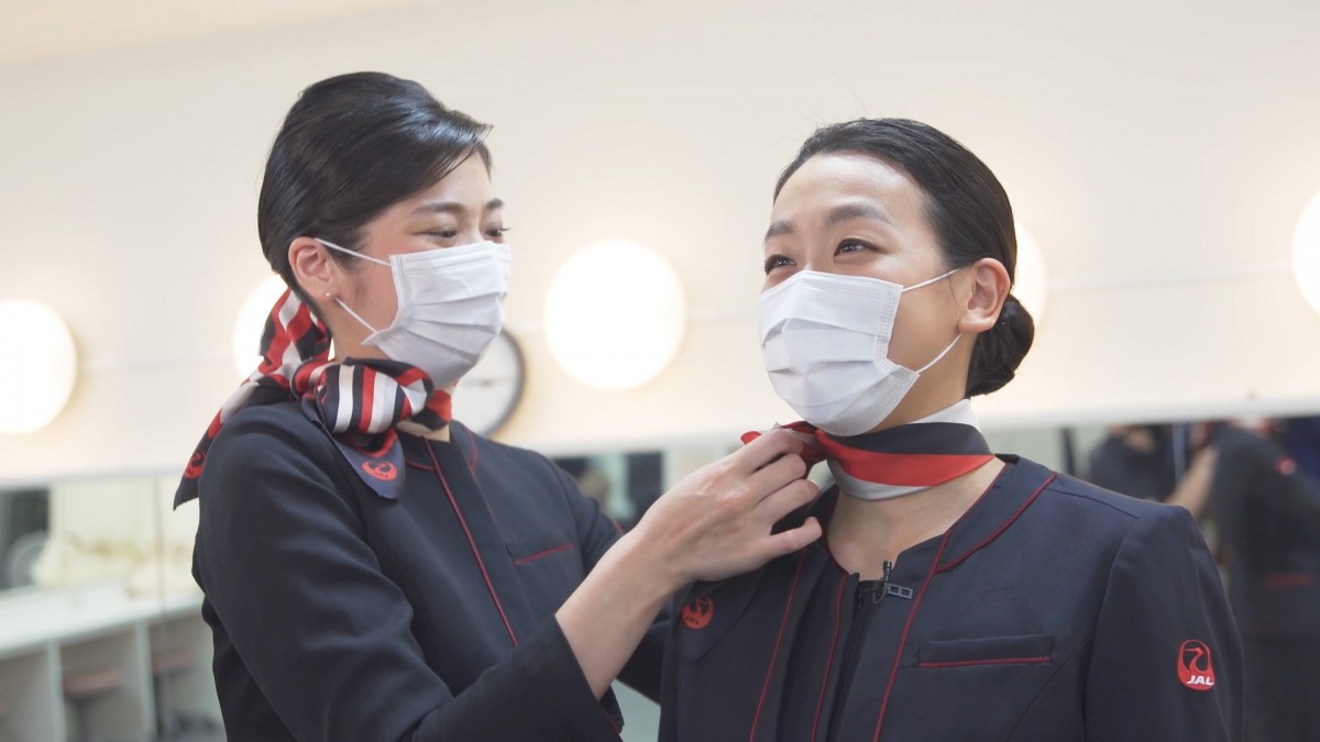 浅田真央がJALのCAに！客室サービスの体験も挑戦　「新しい空の旅にジャンプ！」