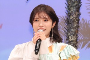 美山加恋、映画『フラ・フラダンス』完成披露試写会に登場