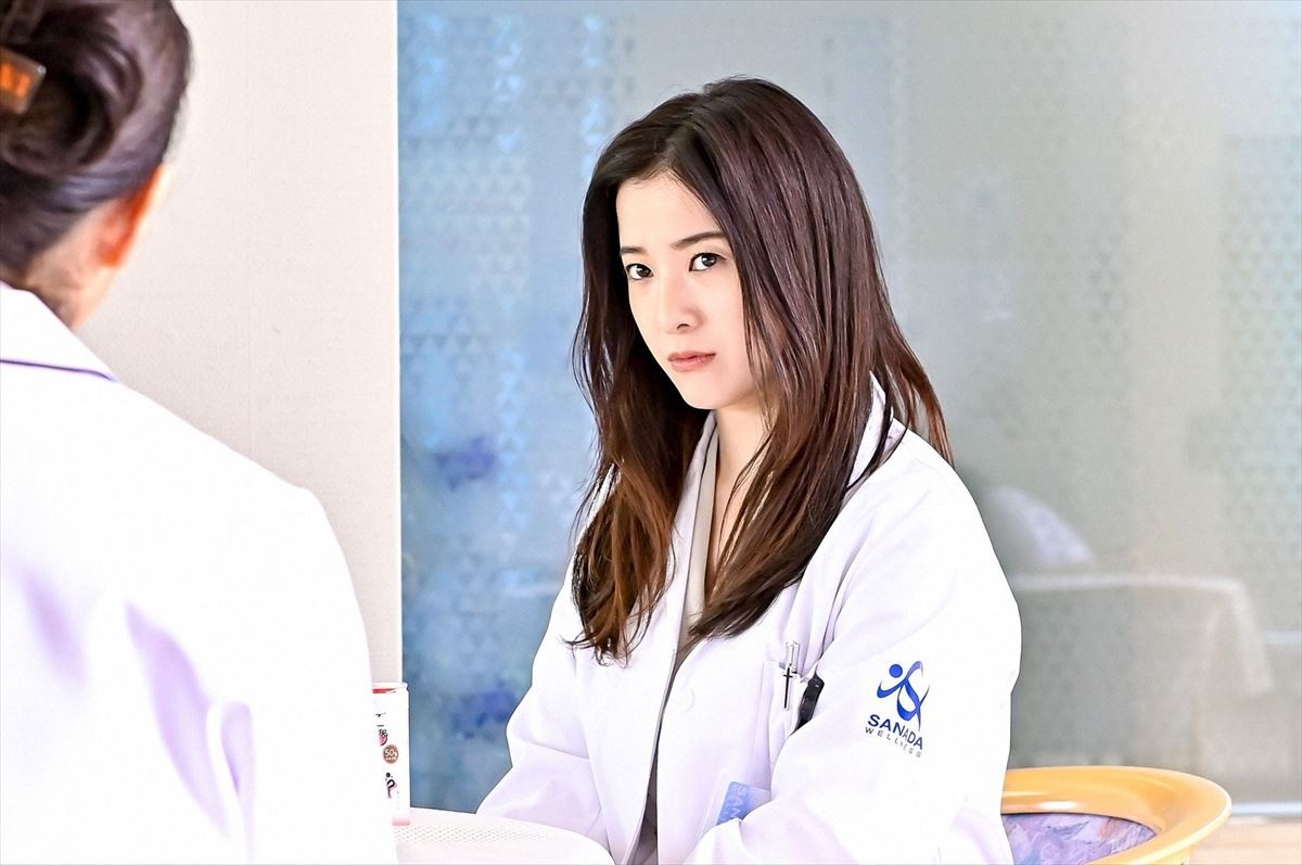 『最愛』第4話　“梨央”吉高由里子、崖っぷち　1本のニュースで治験中断か