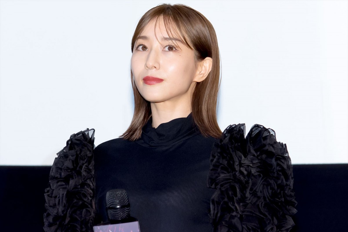 映画『ずっと独身でいるつもり?』公開記念舞台あいさつに出席した田中みな実
