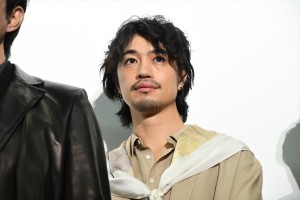 斎藤工、映画『愛のまなざしを』公開記念舞台あいさつに登場