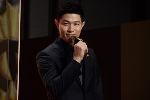 映画『土竜の唄 FINAL』完成報告会に登場した鈴木亮平