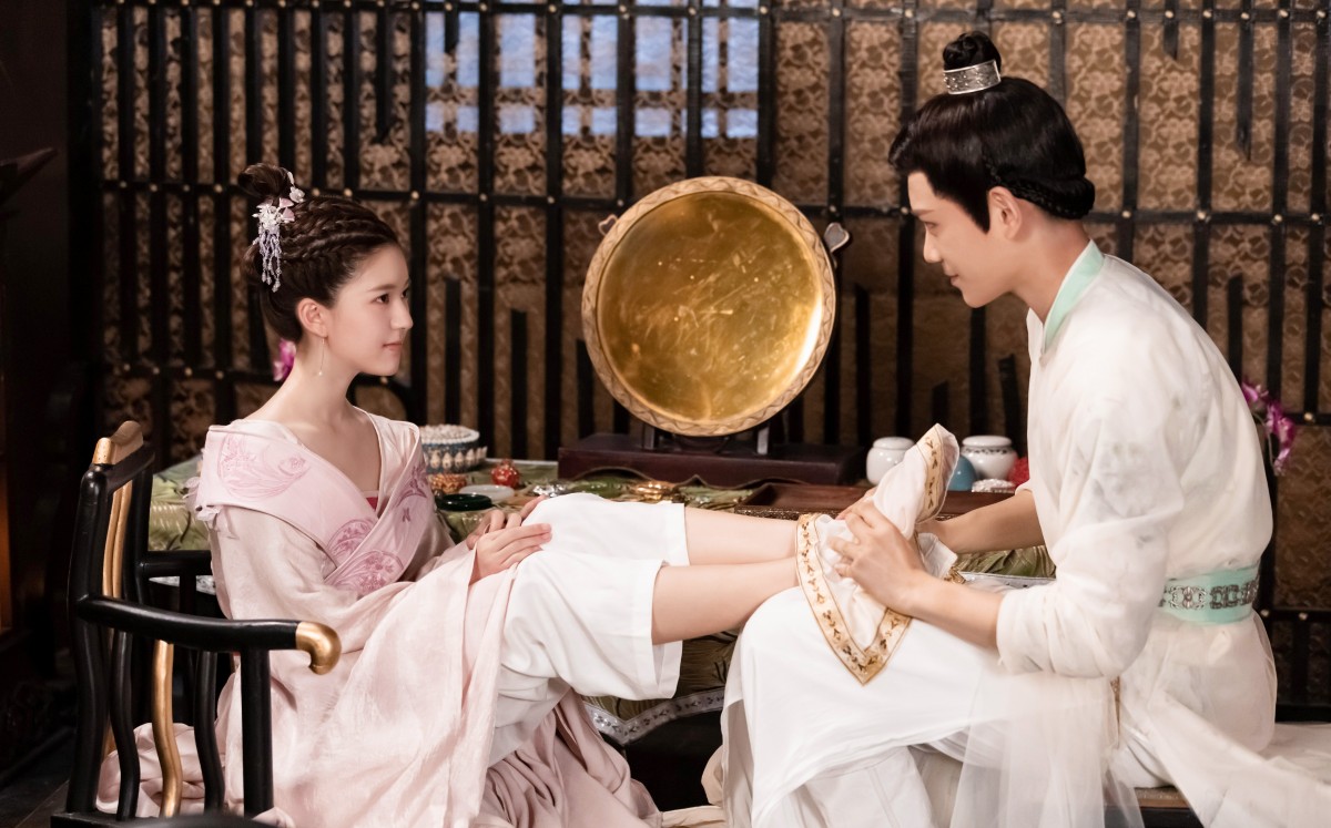 『花の都に虎(とら)われて~The Romance of Tiger and Rose~』Blu‐ray&DVD SET1 発売中/Blu‐ray&DVD SET2 12月3日(金)発売 ※DVD同時レンタル