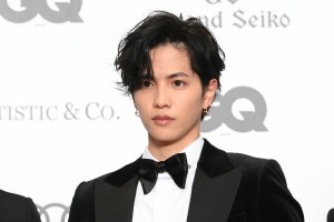 GQ MEN OF THE YEAR 2021 フォトコールに登場した志尊淳