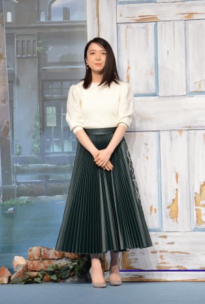 新海誠監督最新作『すずめの戸締まり』製作発表記者会見に登場した上白石萌音