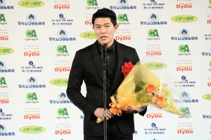 「第46回報知映画賞」表彰式に登場した鈴木亮平