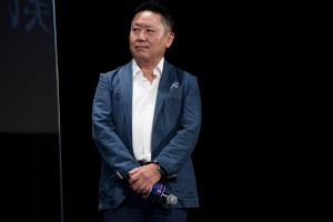 『劇場版 ルパンの娘』完成披露舞台挨拶に登場した武内英樹監督