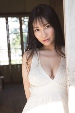 山手梨愛、週刊誌「FLASH」10月19日発売号より