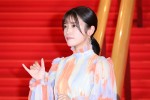 「第34回東京国際映画祭」レッドカーペットに出席した美山加恋