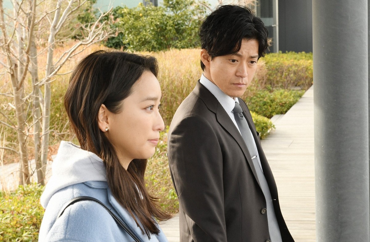 『日本沈没』第4話、「半年以内に関東圏沈没」“東山総理”仲村トオルの会見で人々は大混乱