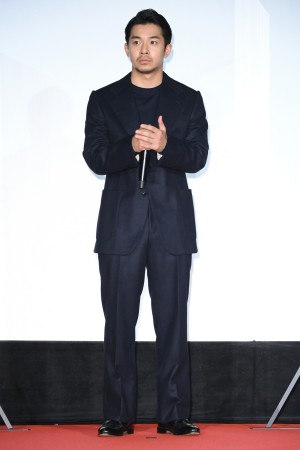 映画『ONODA 一万夜を越えて』初日舞台あいさつに登場した仲野太賀