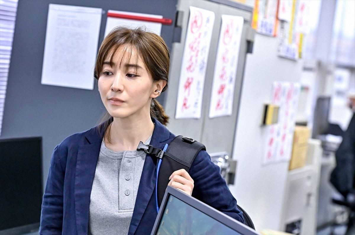 『最愛』第3話　“梨央”吉高由里子、脅迫メールで波乱の事業説明会