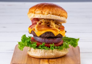 「BURGER＆BEER COLOR」東京・大手町にオープン！