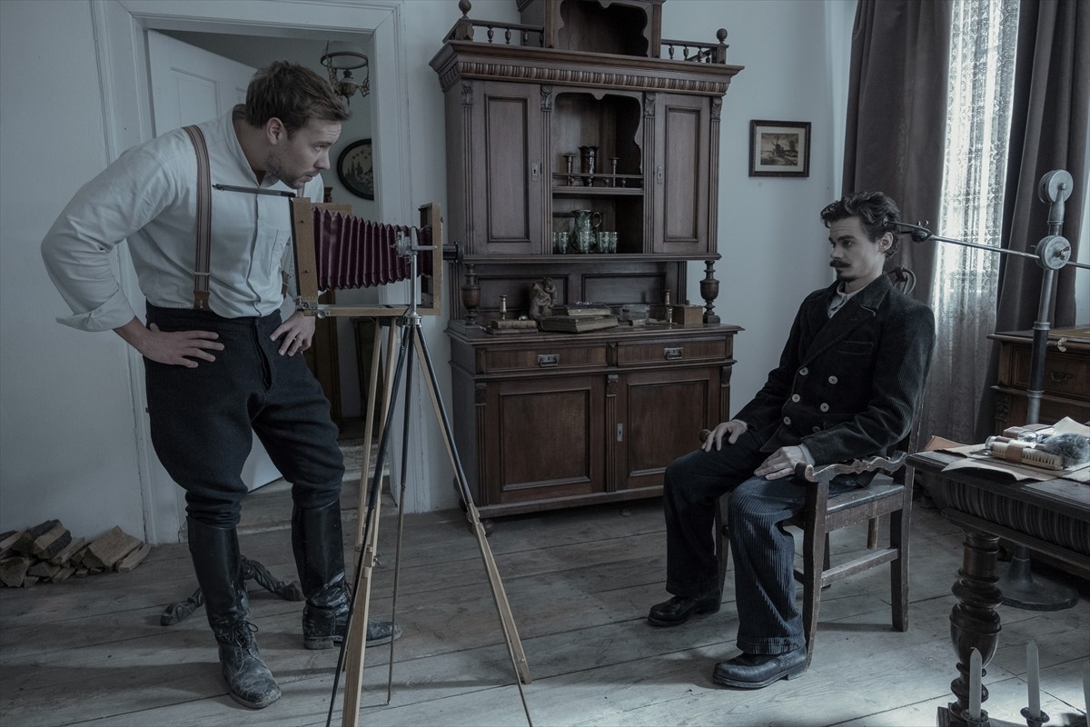 映画『ポスト・モーテム 遺体写真家トーマス』場面写真