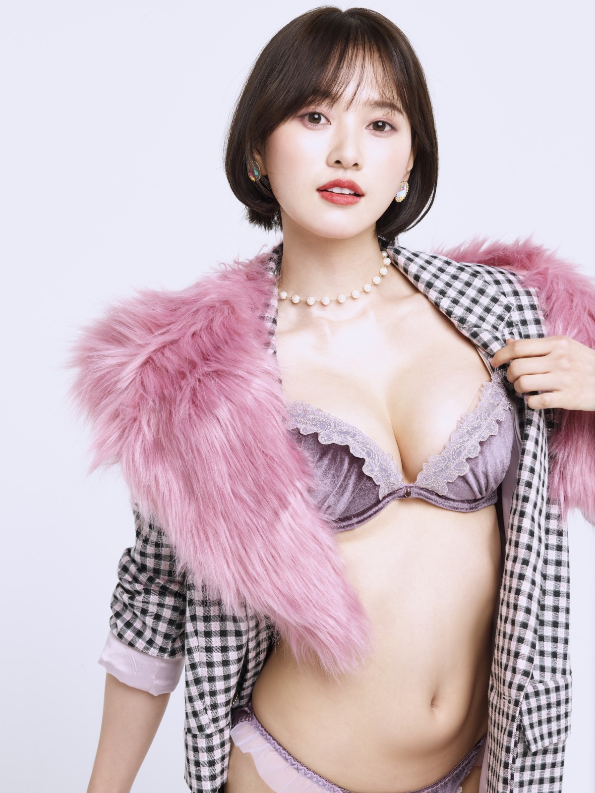 元HKT48・兒玉遥、ランジェリーまとい美ボディ披露　美女7人登場のムック『PnR』第2弾